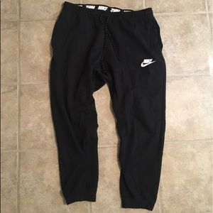 Nike Tapered Sweatpants